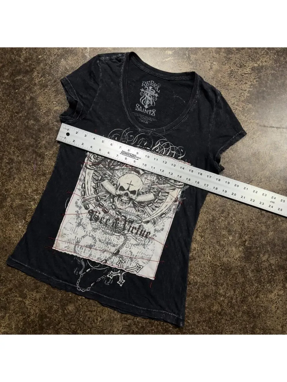 Y2K Rebel Saints Women’s Large VNeck Embroidered Graphic T-Shirt
